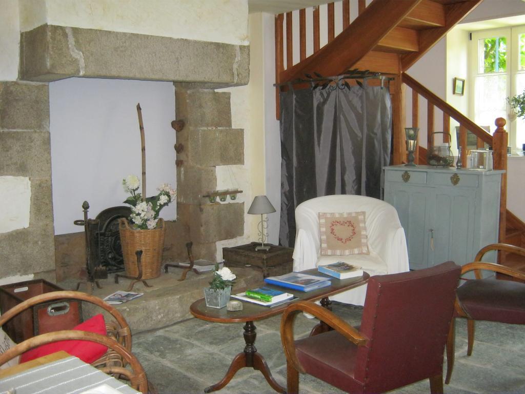 Chambres Hotes Saint Yves Pontrieux Exteriör bild